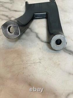18 Harley Flhc Softail Legacy Classic Front Right Foot Support Peg Mounting