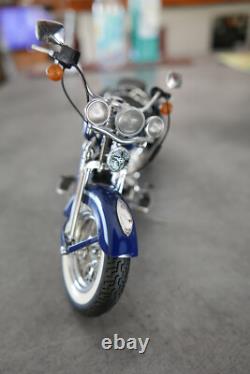 FRANKLIN MINT HARLEY DAVIDSON Heritage Softail 1997 motorcycle helmet watch stand