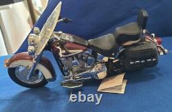 Franklin Mint 1986 Harley Davidson Heritage Softail Classic Bordeaux Red 1/10