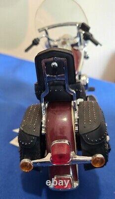 Franklin Mint 1986 Harley Davidson Heritage Softail Classic Bordeaux Red 1/10