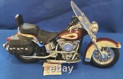 Franklin Mint 1986 Harley Davidson Heritage Softail Classic Bordeaux Red 1/10