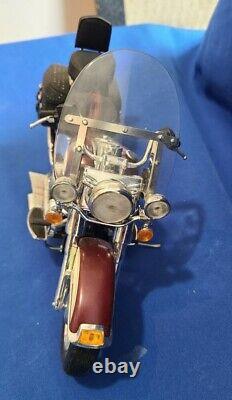 Franklin Mint 1986 Harley Davidson Heritage Softail Classic Bordeaux Red 1/10